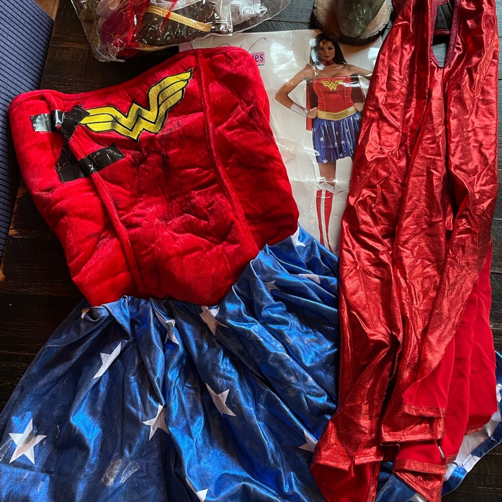 Zombie Wonder Woman Halloween costume size small